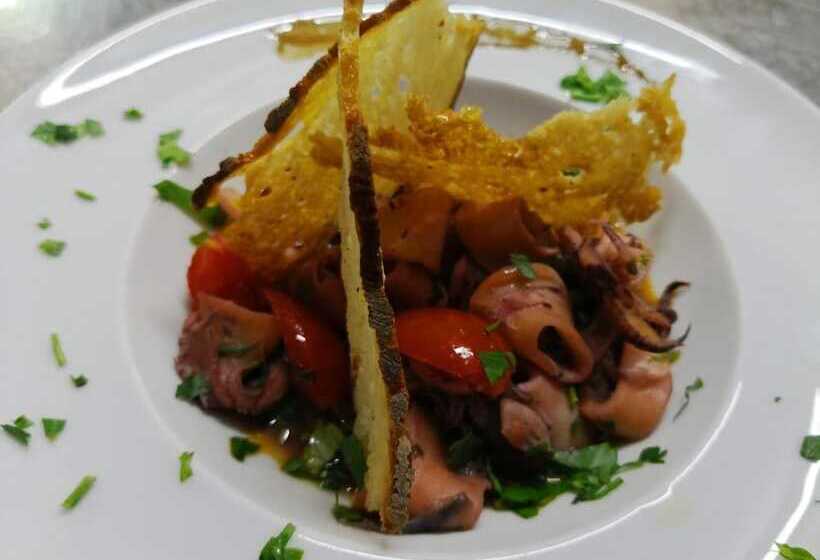 Отель Borgo Marina