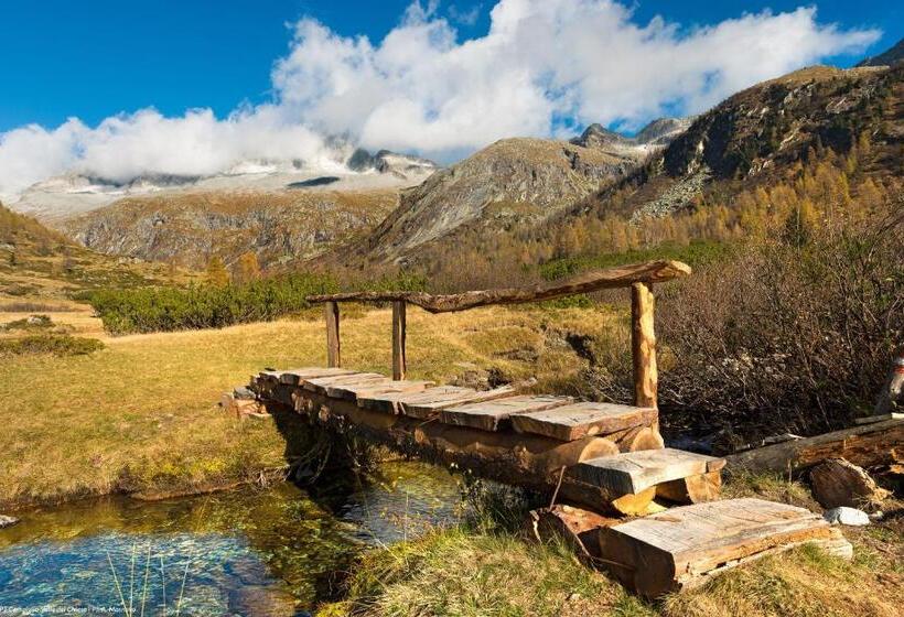 בית מלון כפרי Carlone