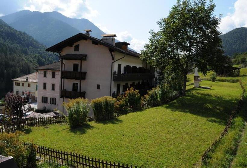 בית מלון כפרי Carlone