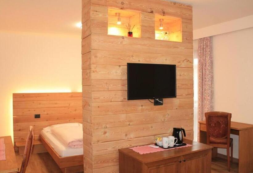 בית מלון כפרי Carlone