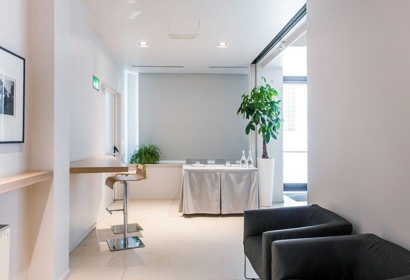 Отель Casa Poli