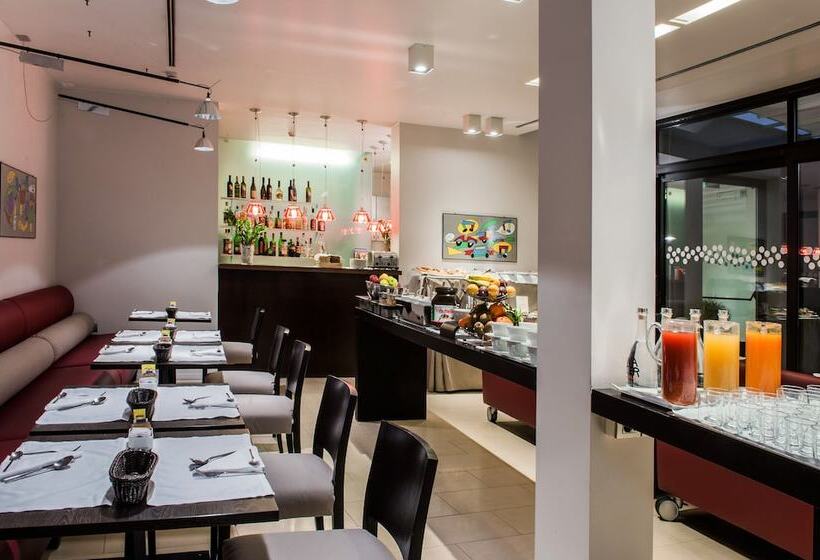 Отель Casa Poli