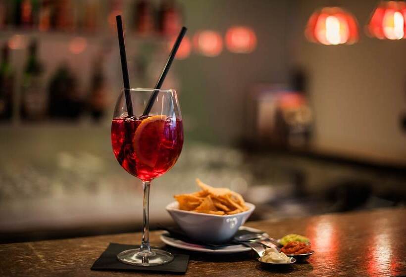 Отель Casa Poli