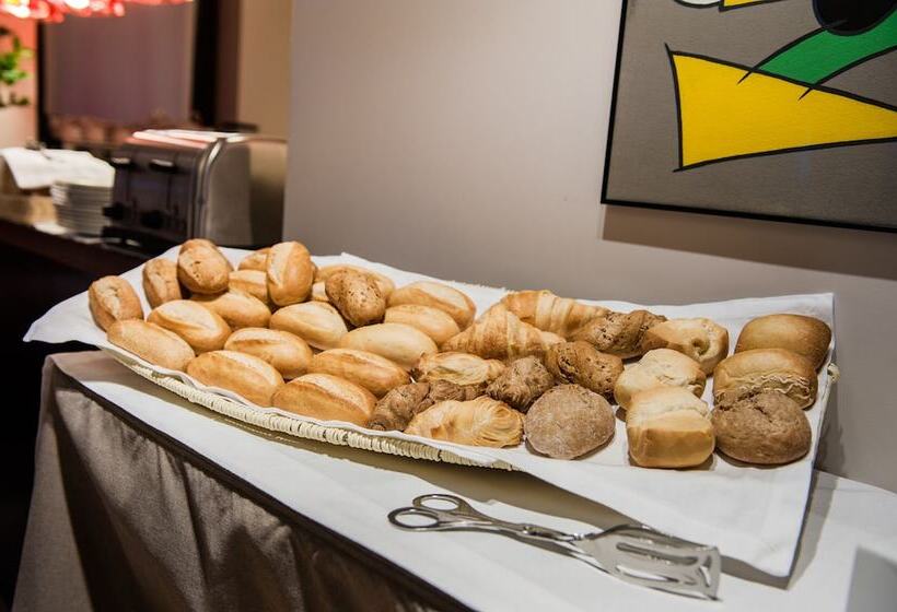 Отель Casa Poli