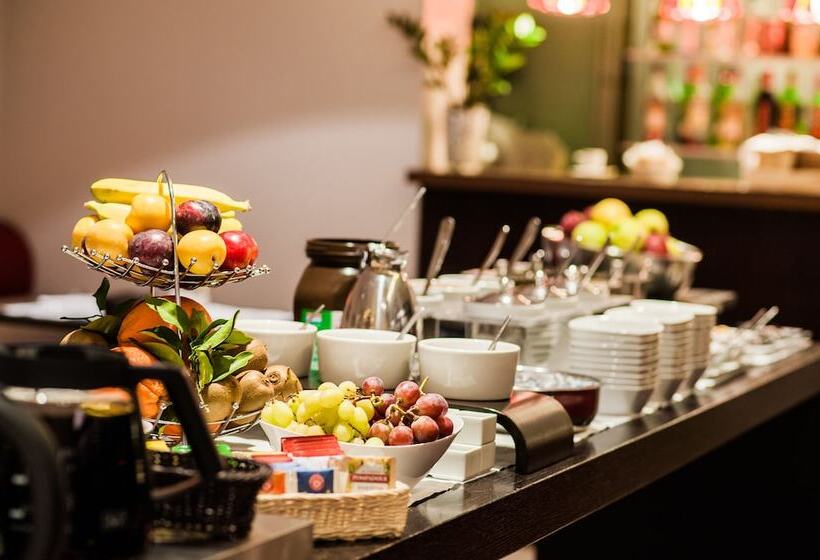 Отель Casa Poli