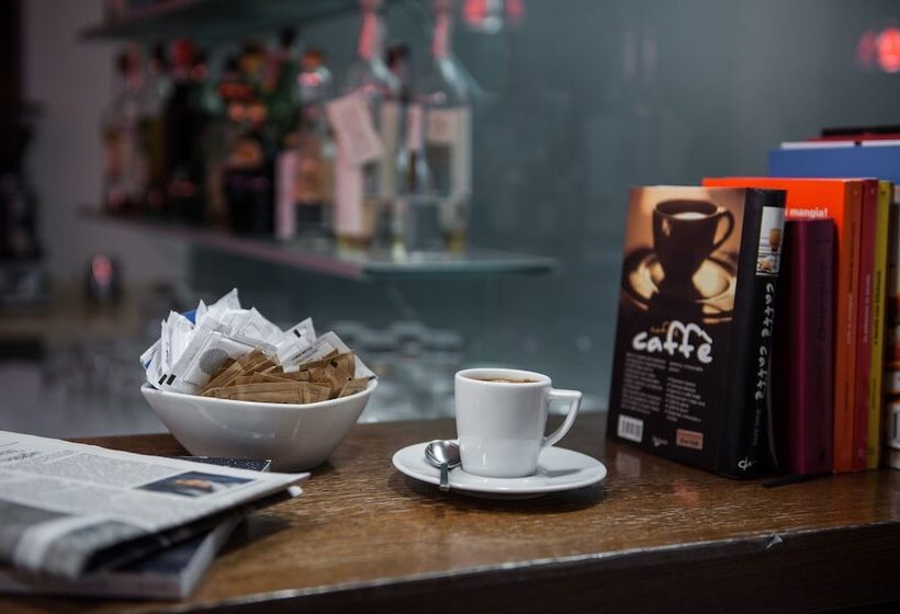 Отель Casa Poli