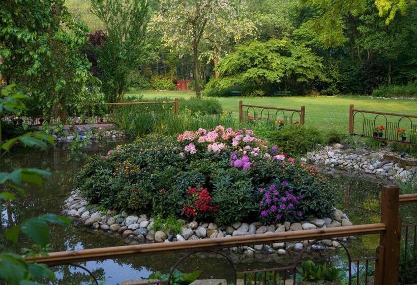 فندق Cascina Scova Resort