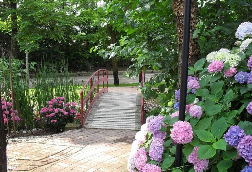 فندق Cascina Scova Resort