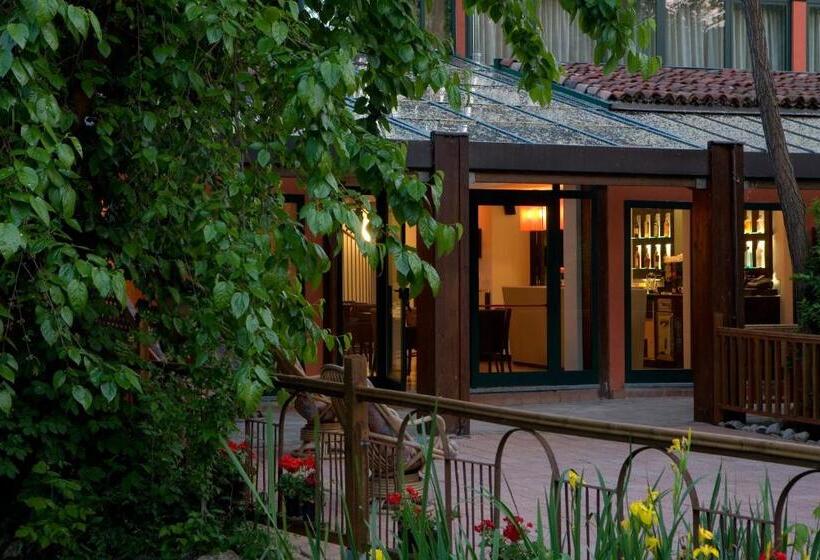 فندق Cascina Scova Resort