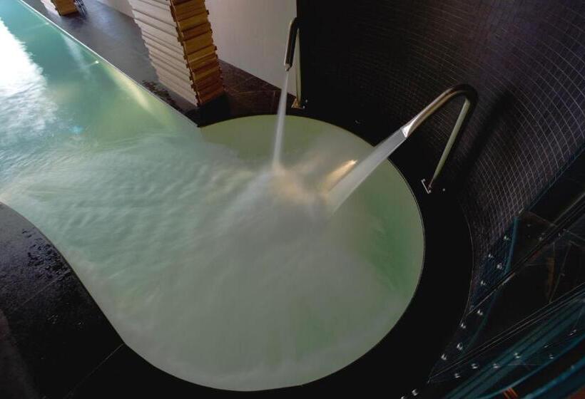 فندق Cascina Scova Resort