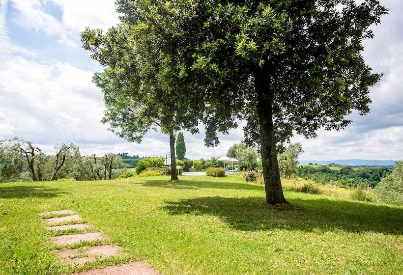 هتل Castellare Di Tonda