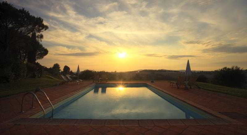 هتل Castellare Di Tonda