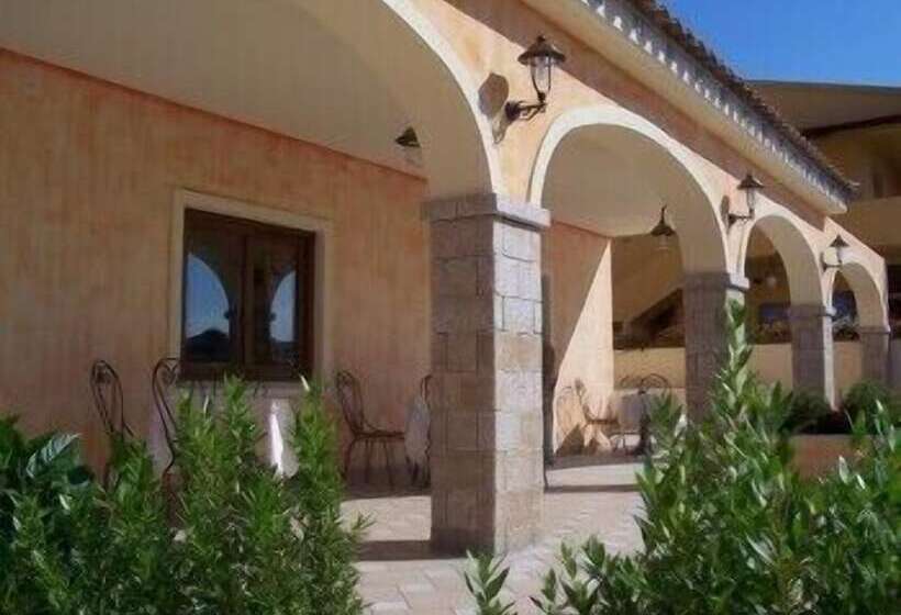 בית מלון כפרי Castello Di Tavolara