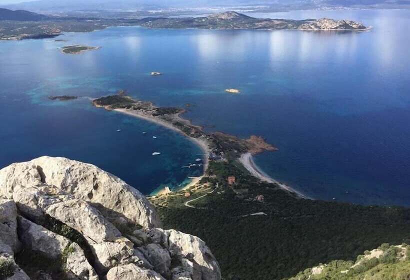 בית מלון כפרי Castello Di Tavolara