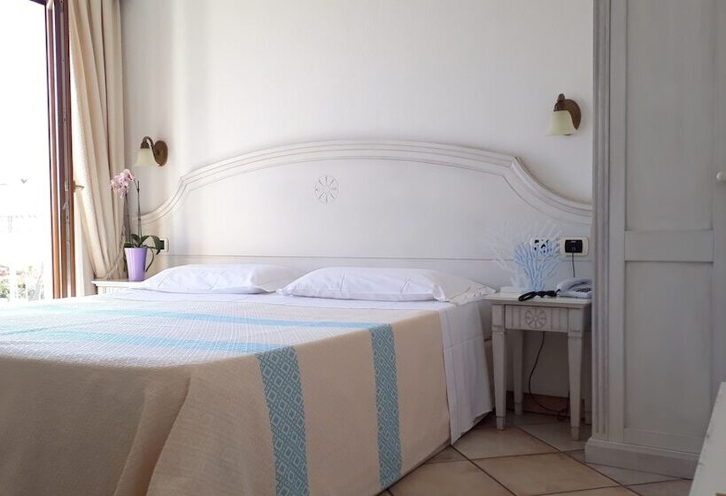 בית מלון כפרי Castello Di Tavolara