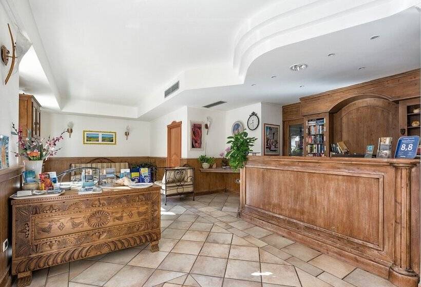 فندق Castello Di Tavolara