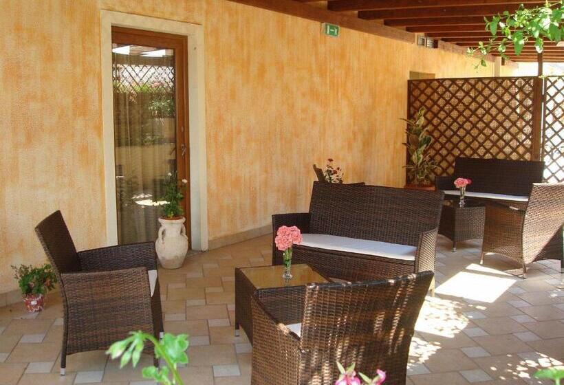 בית מלון כפרי Castello Di Tavolara