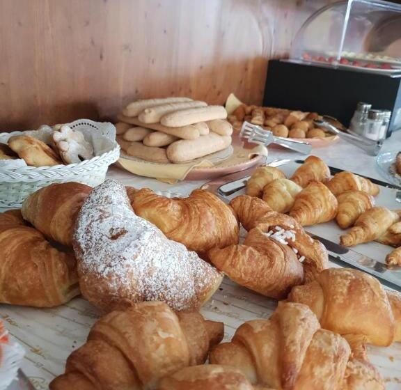 בית מלון כפרי Castello Di Tavolara