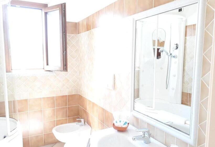 בית מלון כפרי Castello Di Tavolara