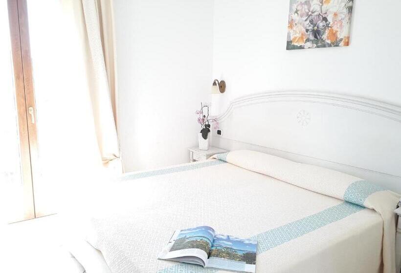 בית מלון כפרי Castello Di Tavolara