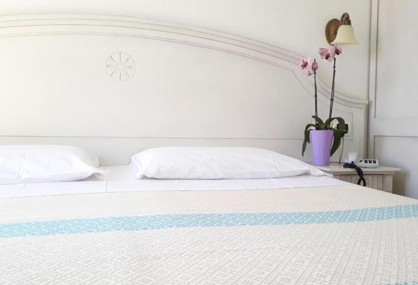 فندق Castello Di Tavolara