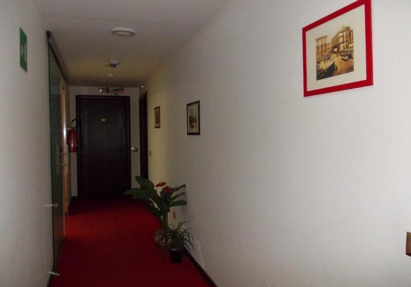 Отель Catania Town