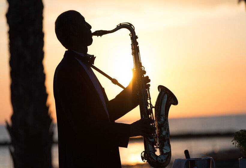 Отель Constantinou Bros Asimina Suites