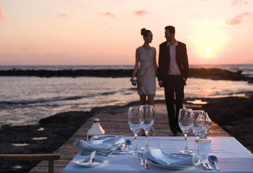 Отель Constantinou Bros Asimina Suites