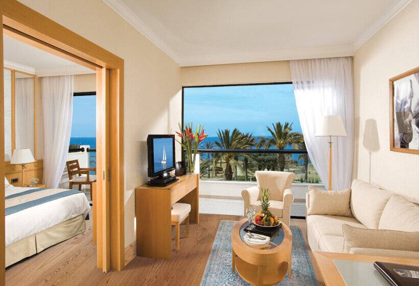 Отель Constantinou Bros Asimina Suites