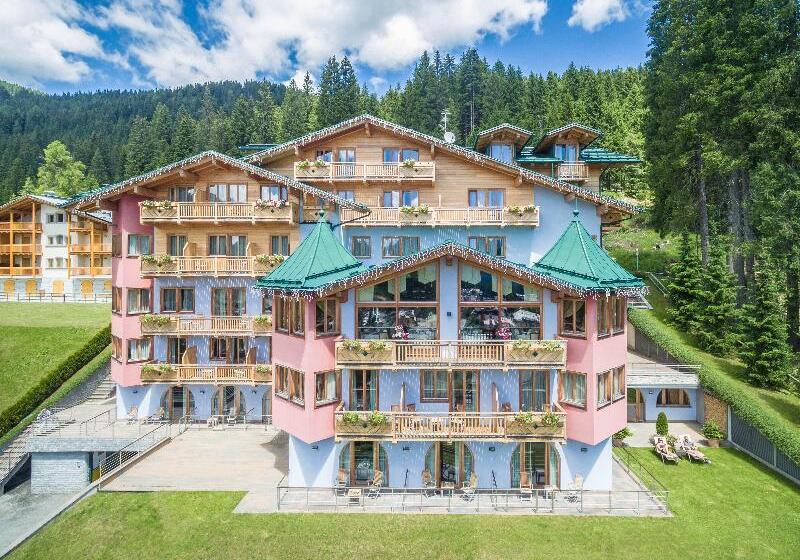 هتل Cristal Palace