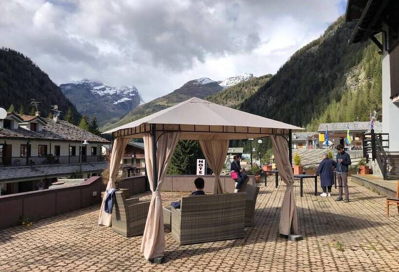 ホテル De Champoluc