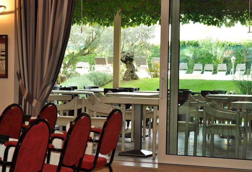 בית מלון כפרי Doge