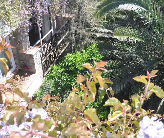 El Vino Hotel & Suites