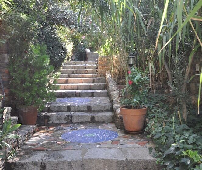 El Vino Hotel & Suites