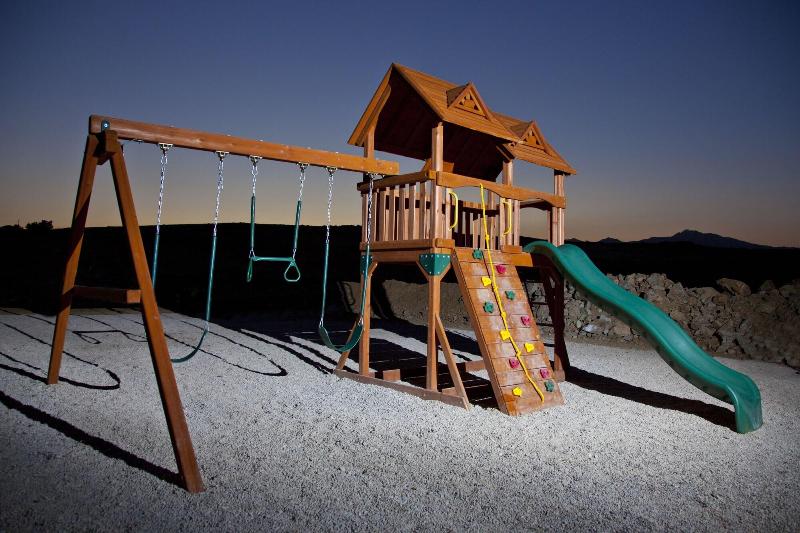 בית מלון כפרי Eleni's Village Suites