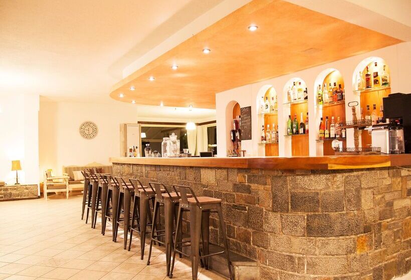 호텔 Elpida Village