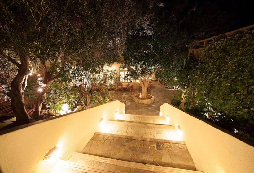 호텔 Elpida Village