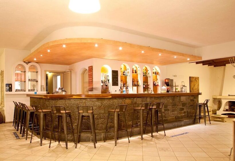 호텔 Elpida Village