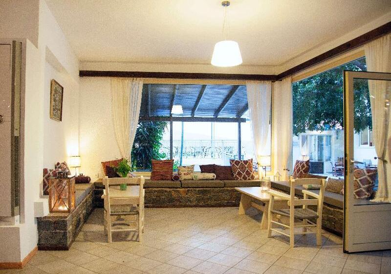 호텔 Elpida Village