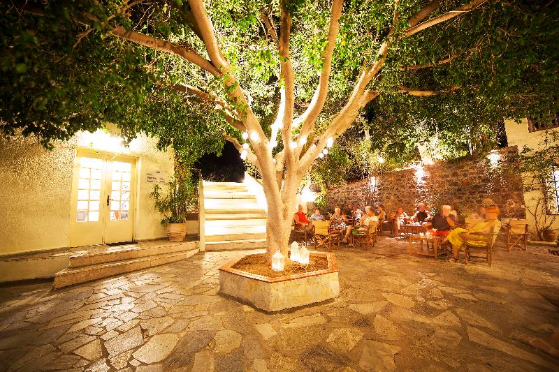 호텔 Elpida Village