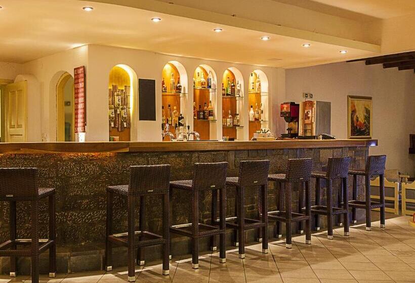 호텔 Elpida Village