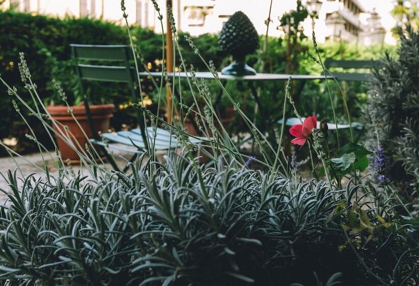 فندق Eveline Portosole