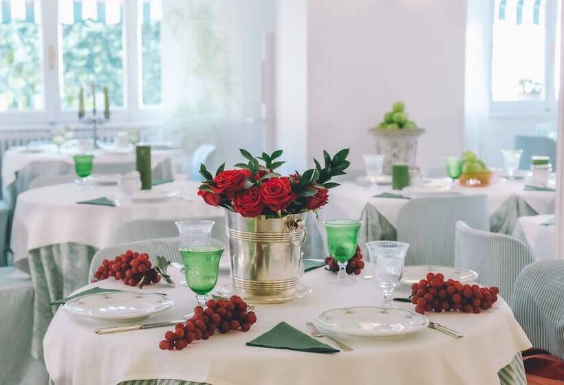 فندق Eveline Portosole