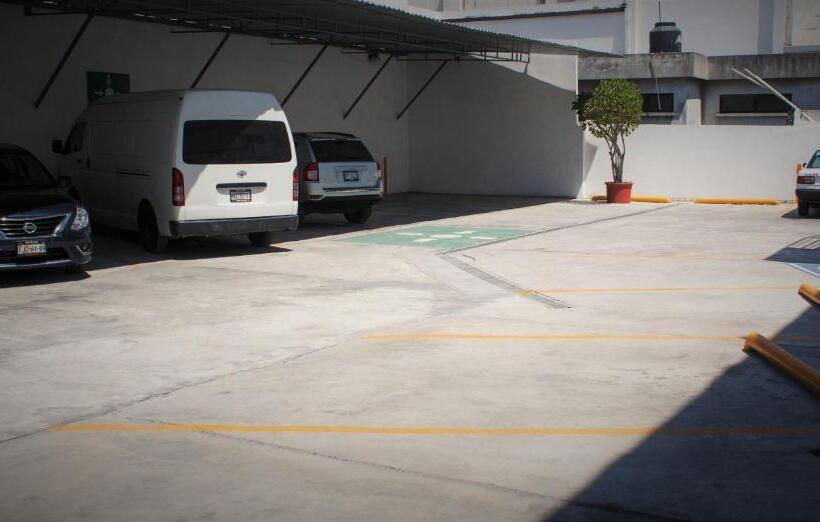 בית מלון כפרי Fiesta Versalles