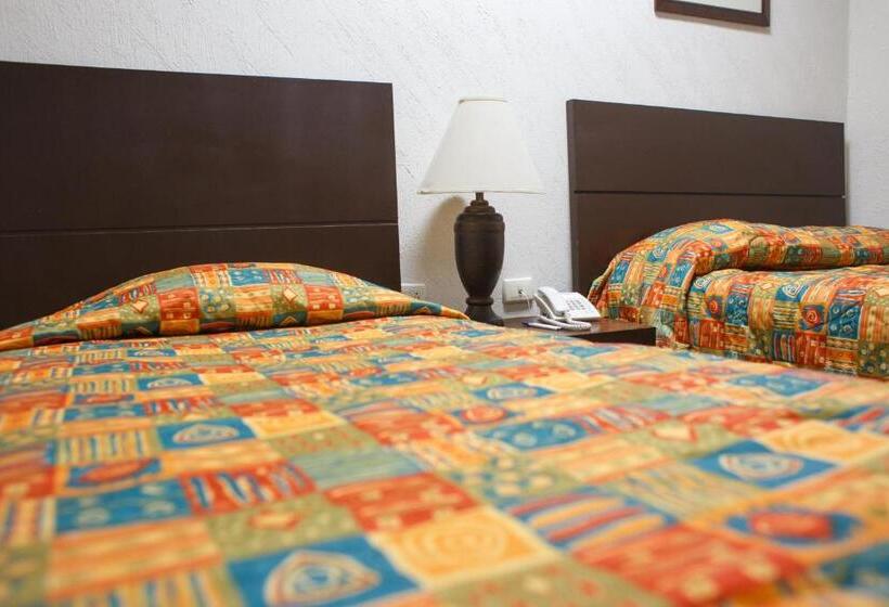 בית מלון כפרי Fiesta Versalles