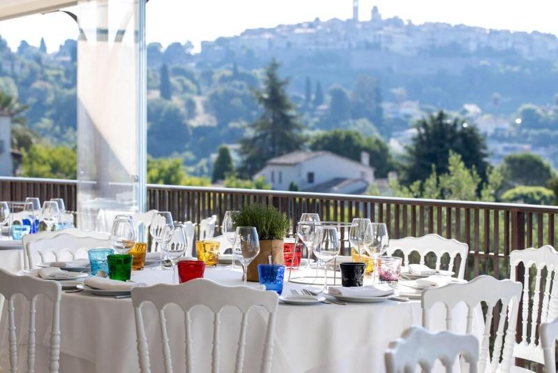 هتل Hôtel & Restaurant Alain Llorca