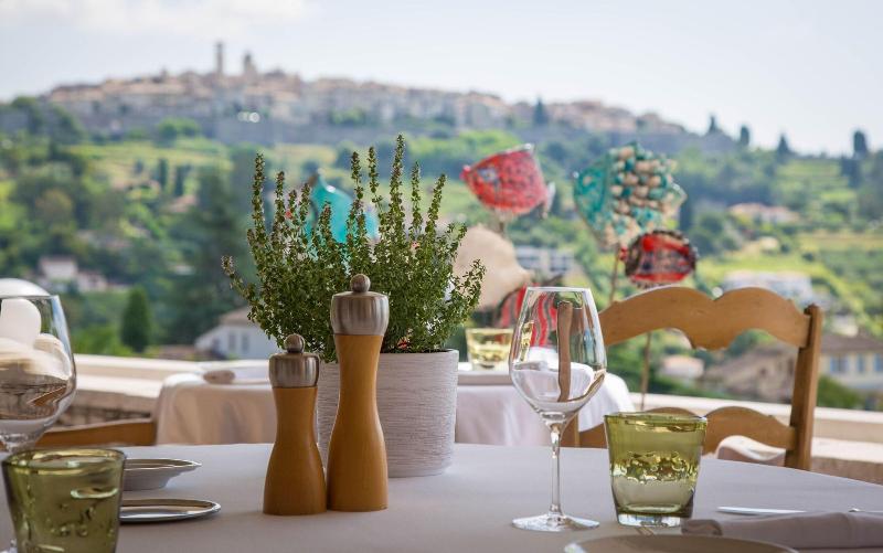 هتل Hôtel & Restaurant Alain Llorca