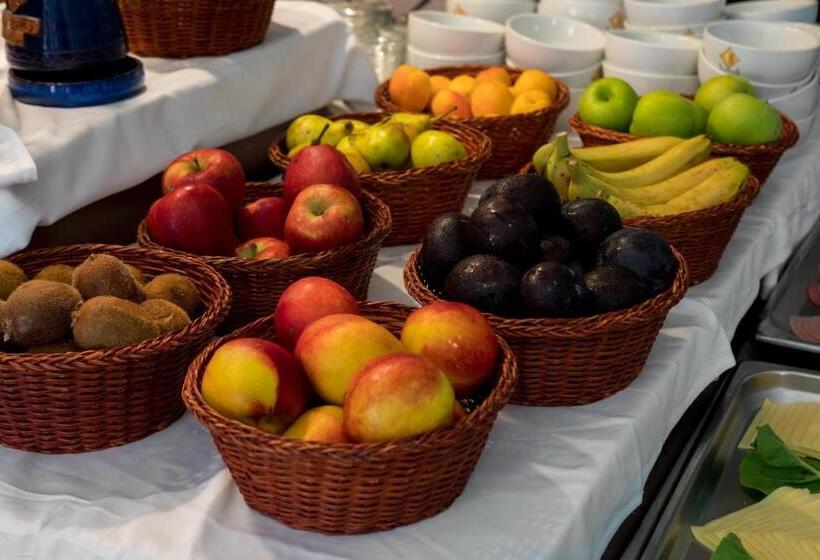 בית מלון כפרי Chrispy Beach Resort, Agia Marina