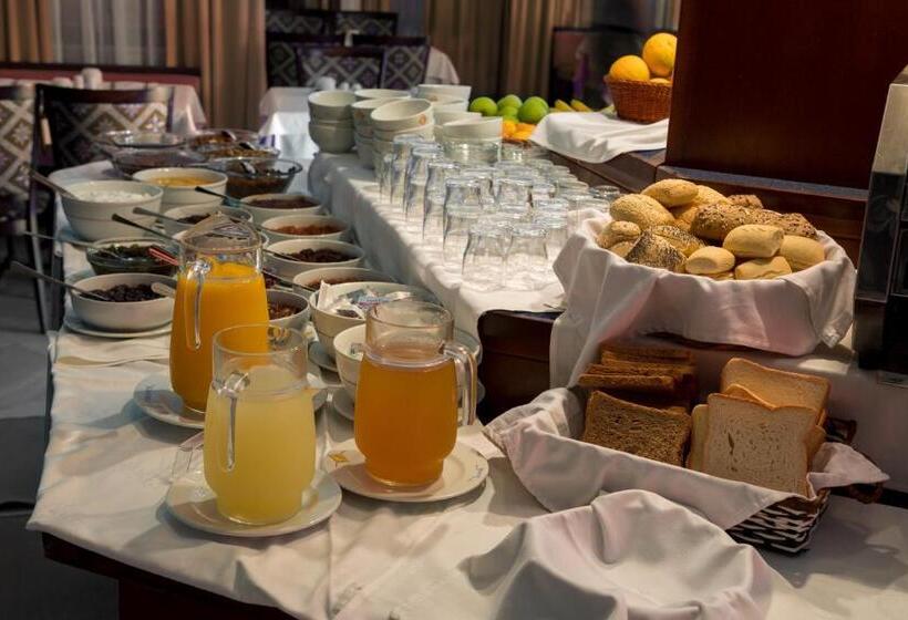 בית מלון כפרי Chrispy Beach Resort, Agia Marina