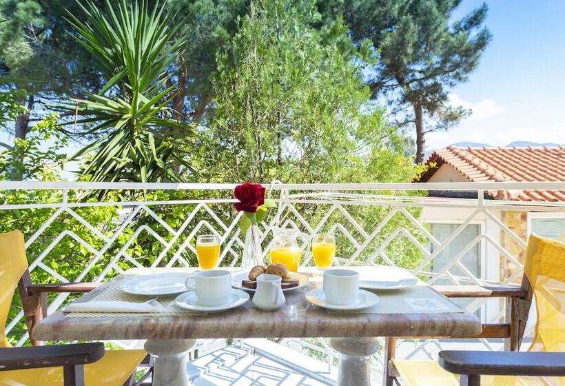 בית מלון כפרי Irida Beach Resort Suites